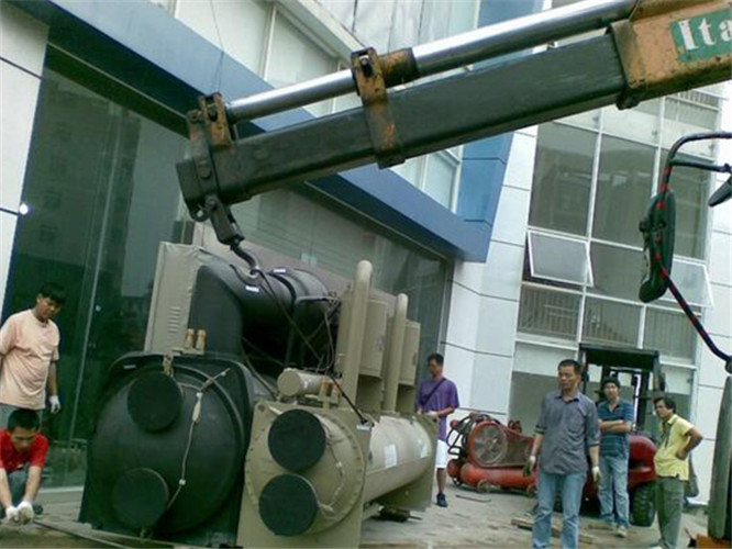 桓台县随车吊和汽车吊的核心区别是什么？哪种更省钱？